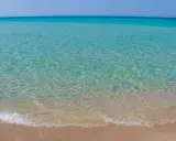 Acque cristalline e sabbia dorata a Ugento mare. Un invito a tuffarsi in questo paradiso.